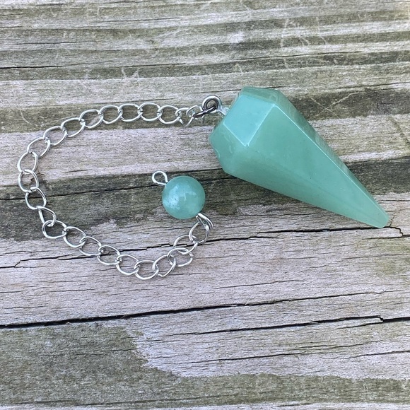 Genuine Aventurine pendulum divination 6 sided hexagon w/ round Aventurine bead - Picture 3 of 5